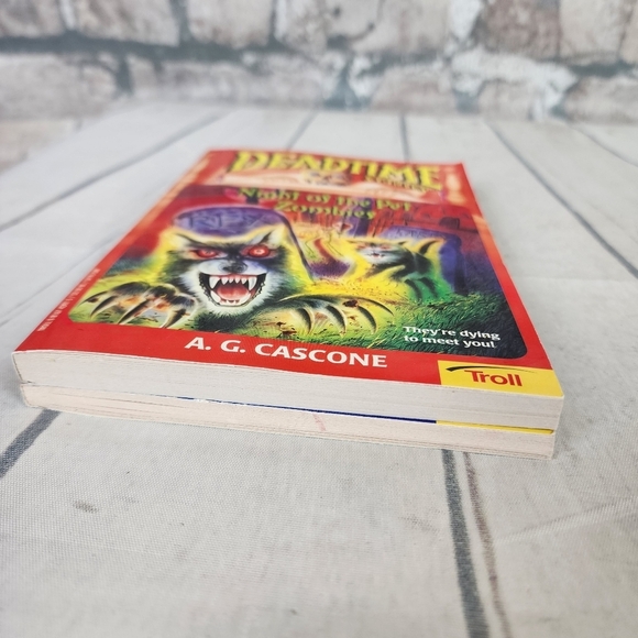 Vintage 90s Deadtime Stories Teen Horror Paperback Novels Set of 2 - Picture 3 of 9